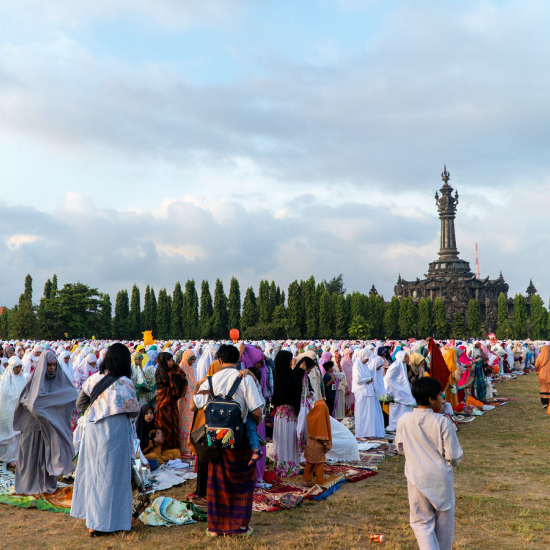 Muslims in Community Prayer at Renon Park in Denpasar.jpg