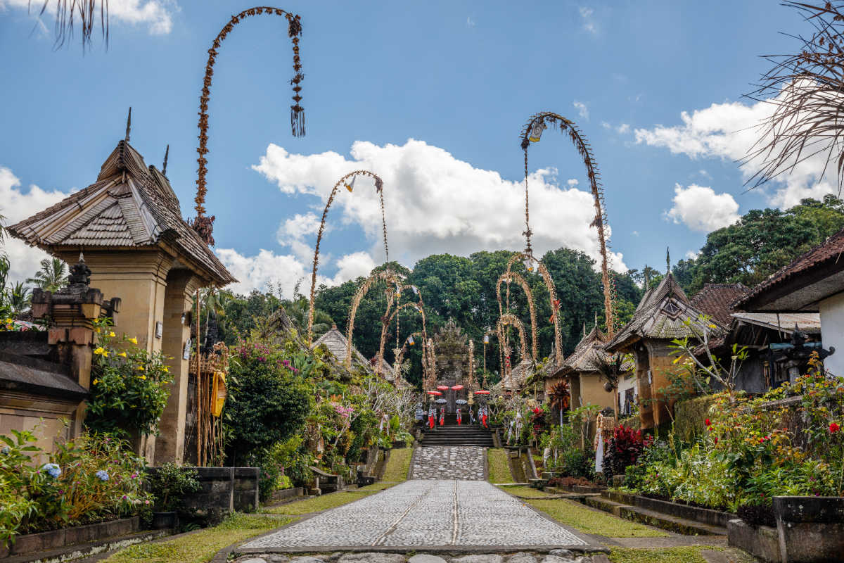 Tourists Love This Authentic Balinese Village Experience At Penglipuran ...