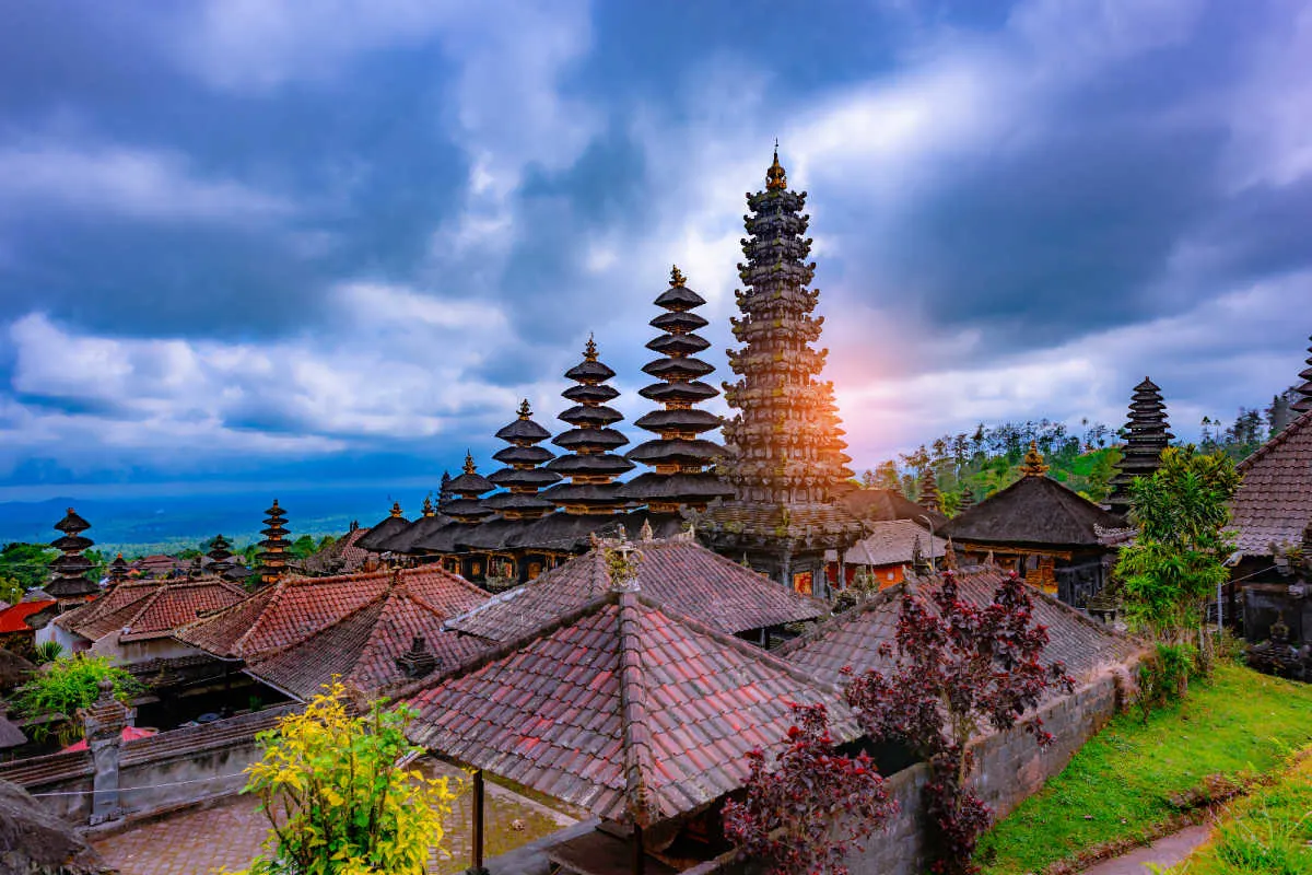 Pura Besakih at Sunrise.jpg