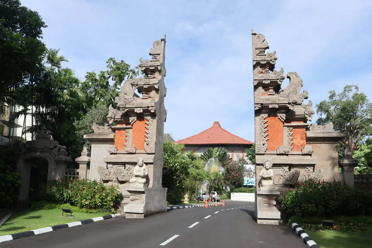 Kuta Gates in Bali.jpg