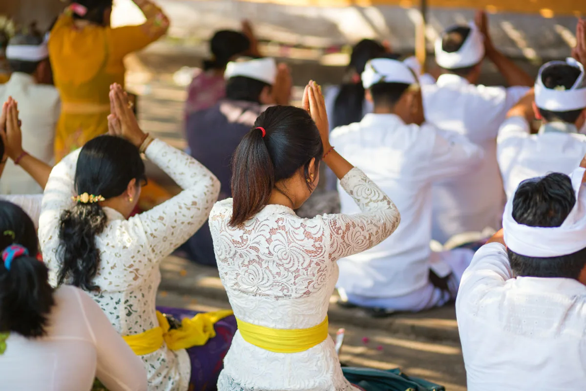 Worshippers at Bali Temple.jpg
