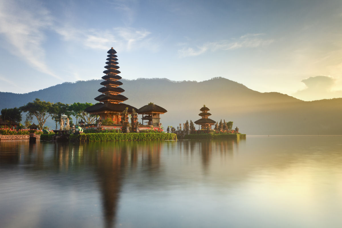 Ulun Danu Temple in Bali.jpg