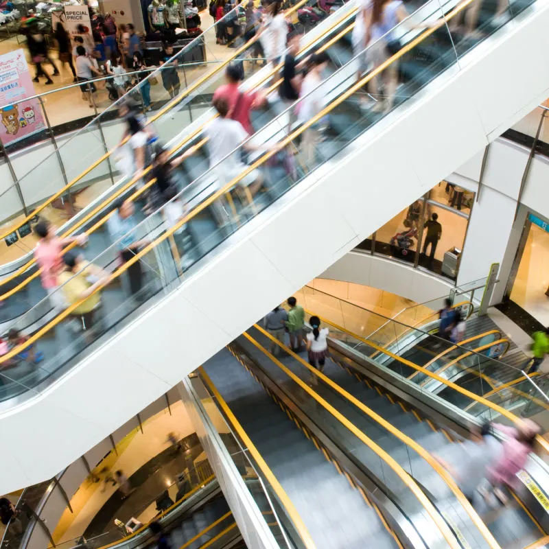 Escaltors-in-Shopping-Mall