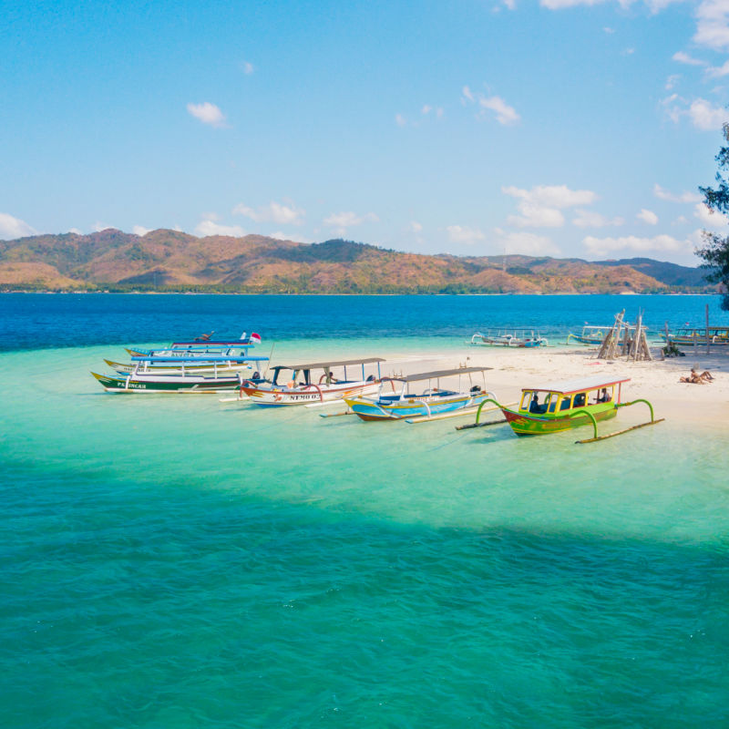 Lombok-Boats-On-Beach