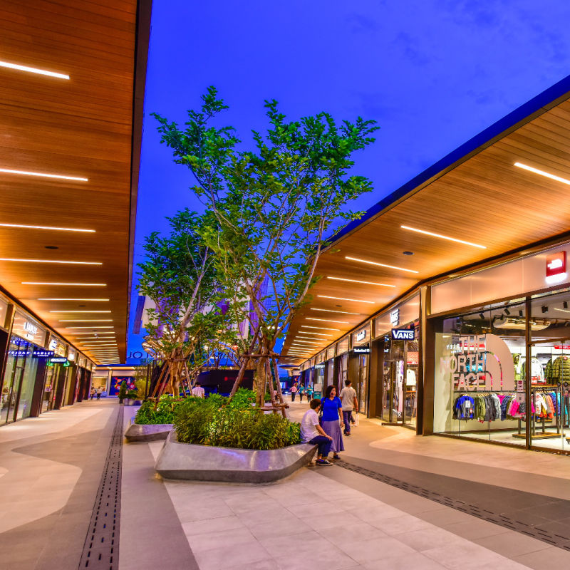 Shopping-Mall-in-Asia-at-Evening-Time