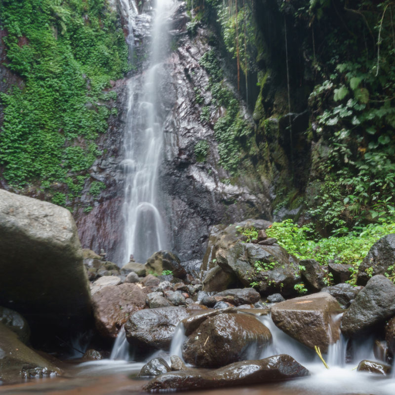 Yeh-Mampeh-Waterfall-in-Les-Village-Buleleng-Bali