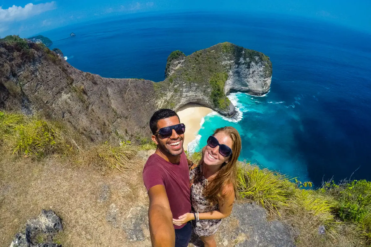 Tourists Stand Over Kelingking Beach View Point Nusa Penida Bali.jpg