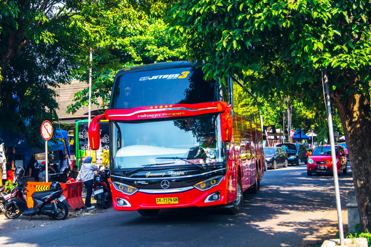 Bus in Bali.jpg