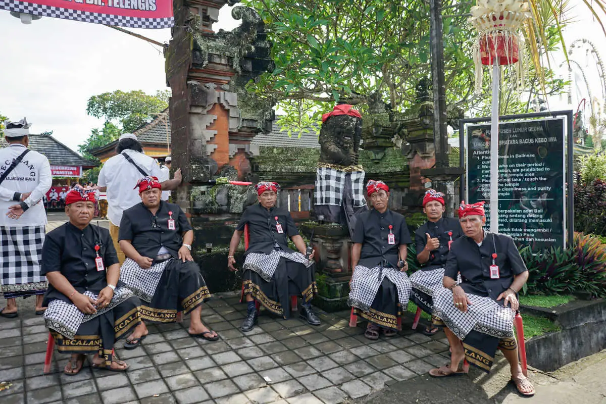 Pecalang in Bali.jpg