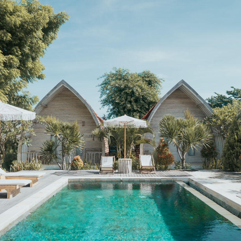 Bali-Villas-with-Swimming-Pool-and-Gardens