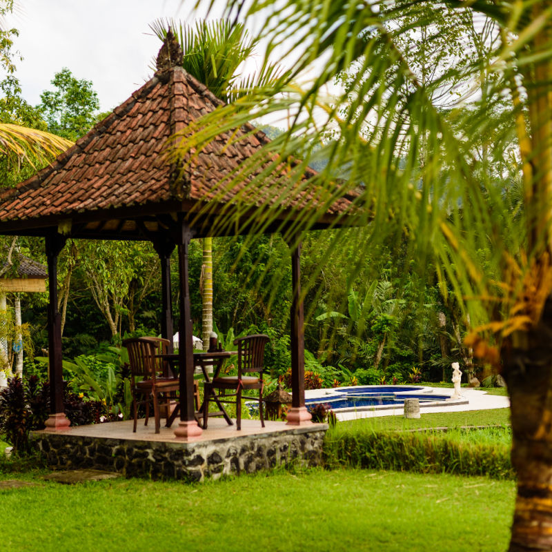 Hotel-Resort-Garden-in-Sideman-Bali