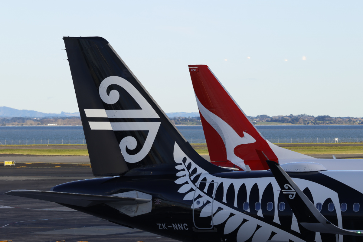 Air New Zealand and Qantas Plane at Airport.jpg