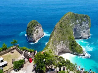Work Begins On Controversial Cliffside Elevator In Bali&rsquo;s Nusa Penida