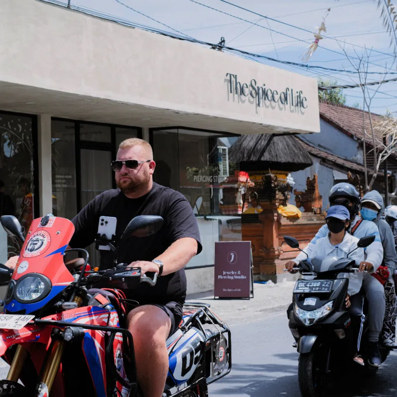 Tourist-Drived-Moped-Without-Helmet-in-Bali