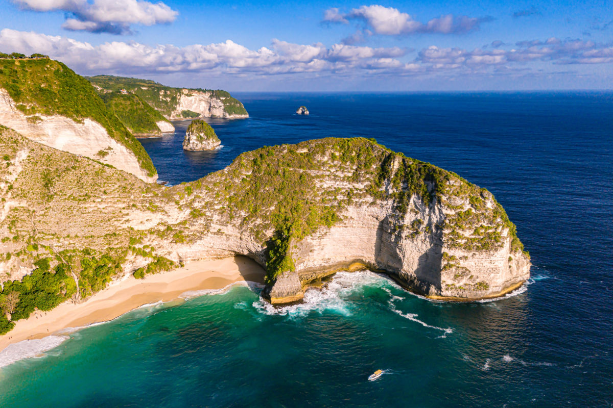 Kelingking Beach Cliff View Nusa Penida.jpg