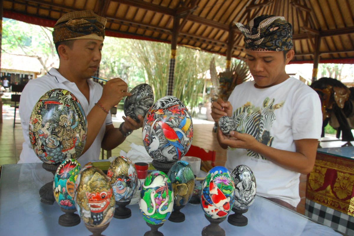 Artists in Bali Paint Eggs.jpg