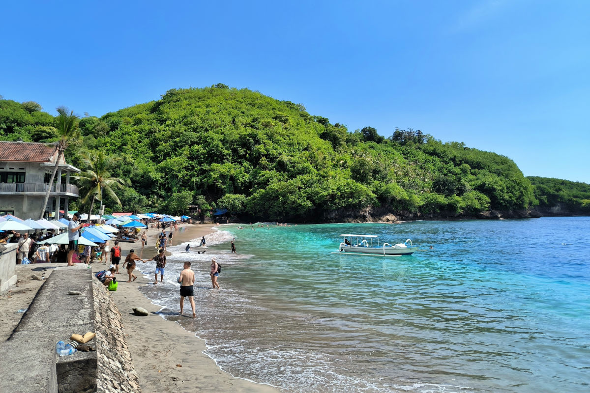 Tourists At Crystal Bay in Nusa Penida.jpg