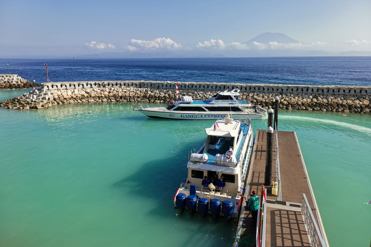 Fast Boats on Sampalan Port in Nusa Penida Bali.jpg