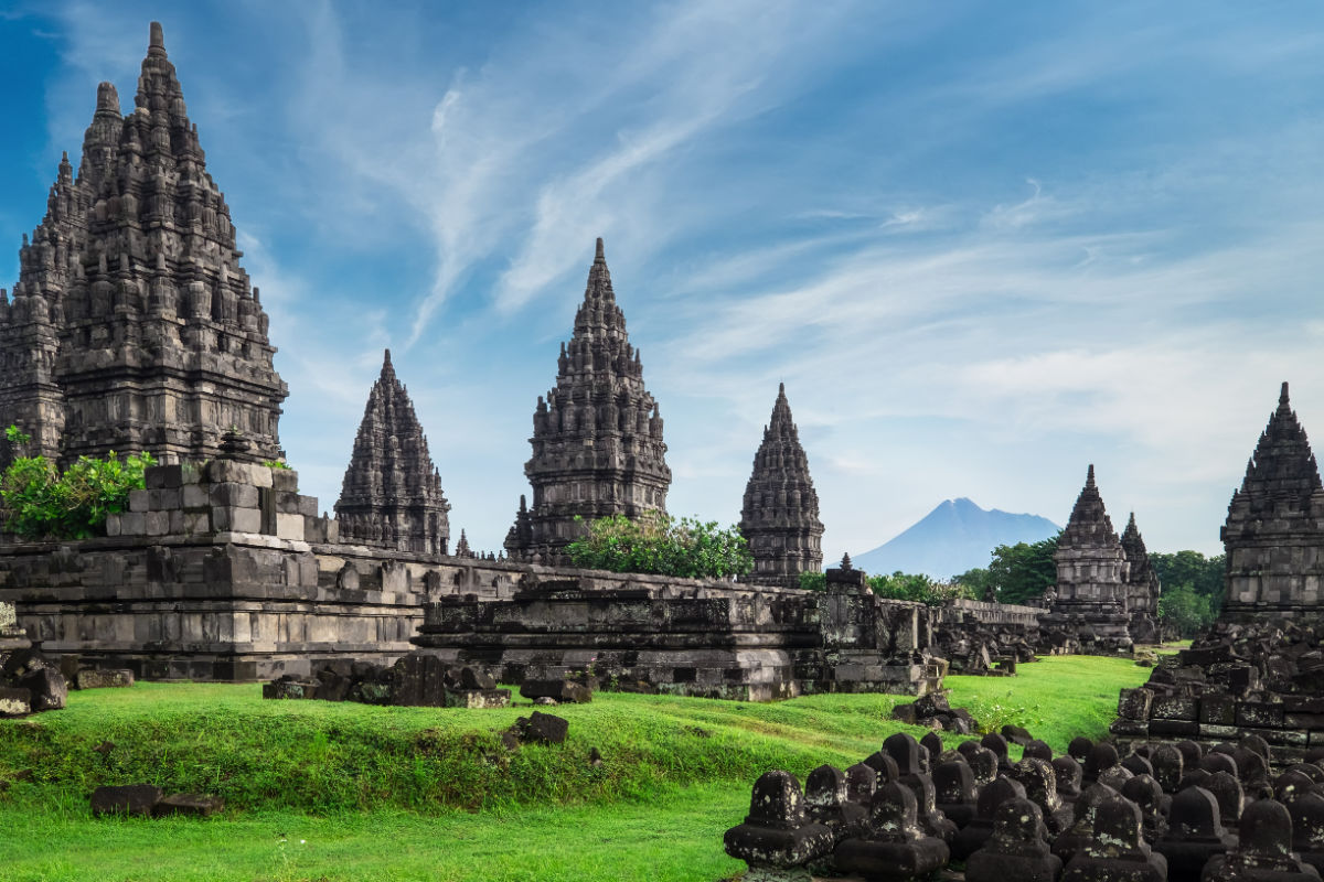 Temple complex in Yogyakarta.jpg