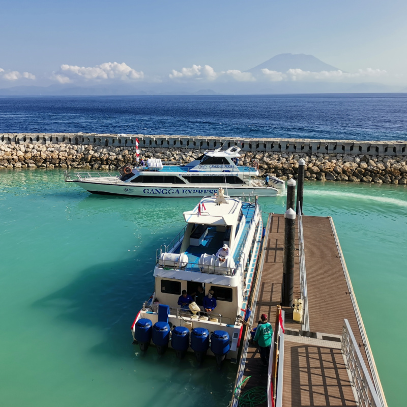 Fast-Boats-on-Sampalan-Port-in-Nusa-Penida-Bali