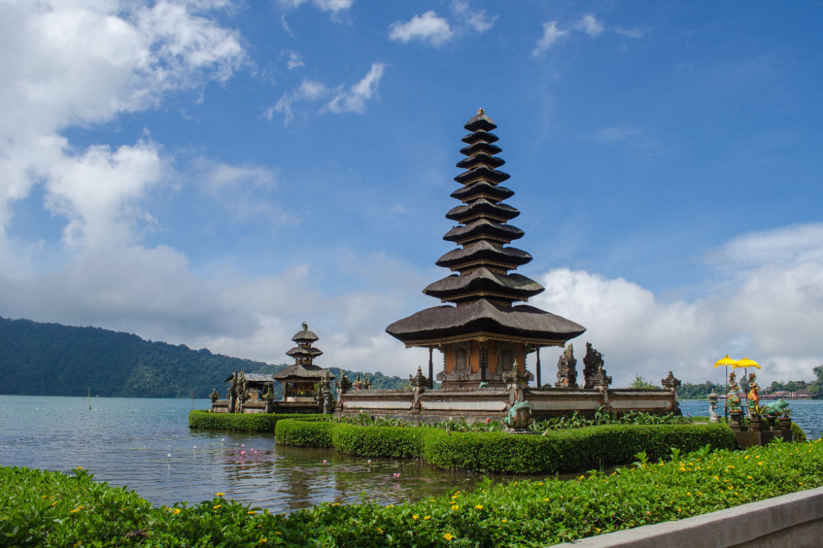 Pura Ulun Danu Batur Lake Batur in Kintamani Bali.jpg