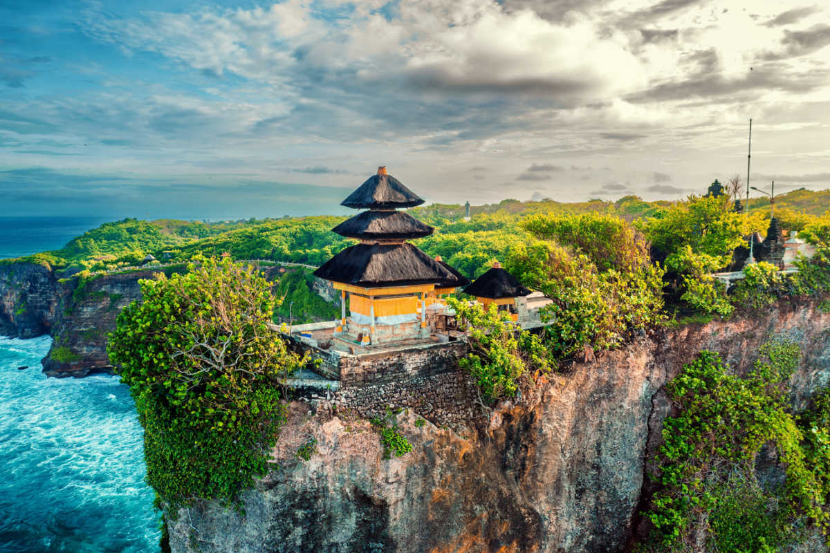 Pura Luhur Uluwatu Temple in Bali.jpg