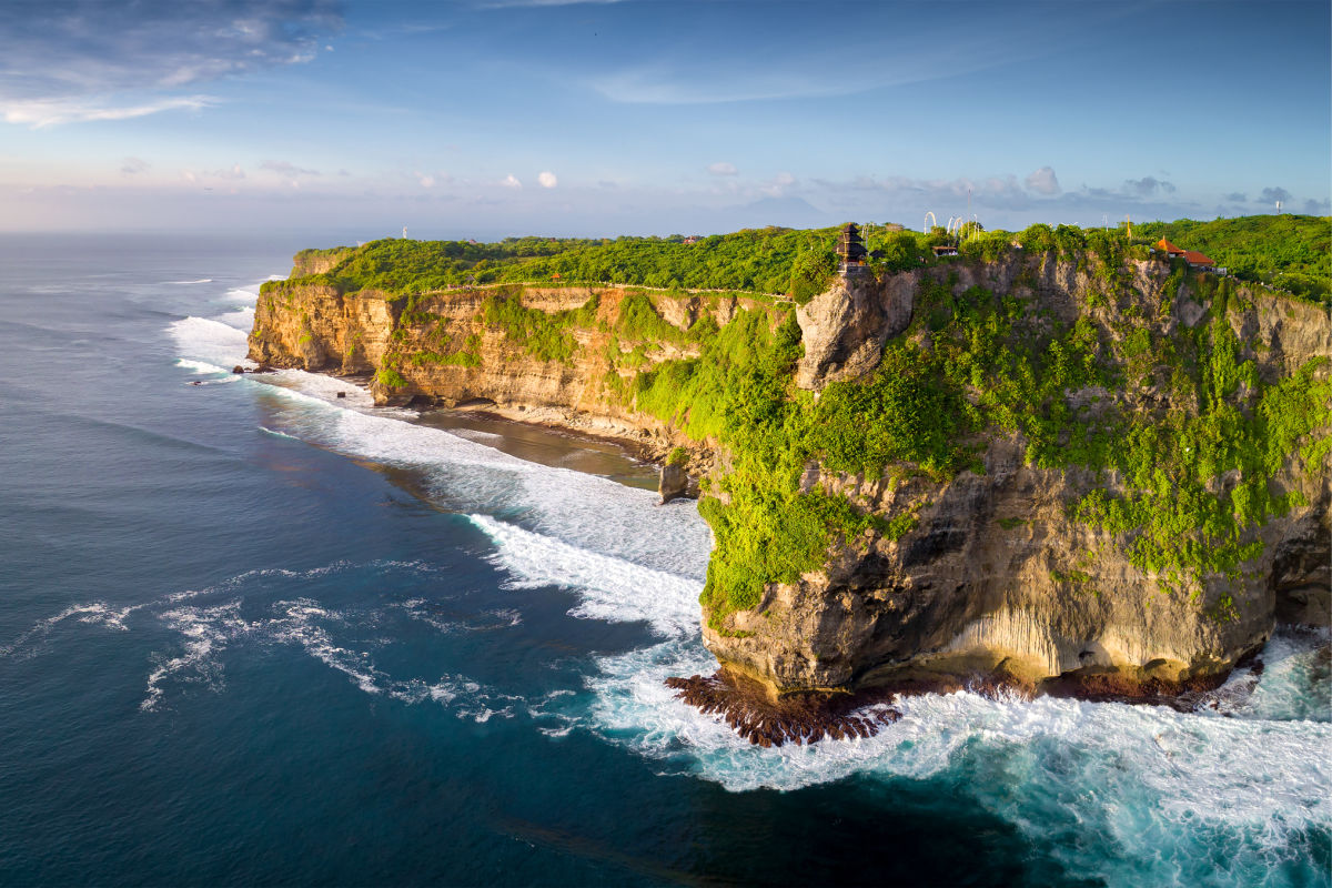 Uluwatu Temple and Cliff in Bali.jpg