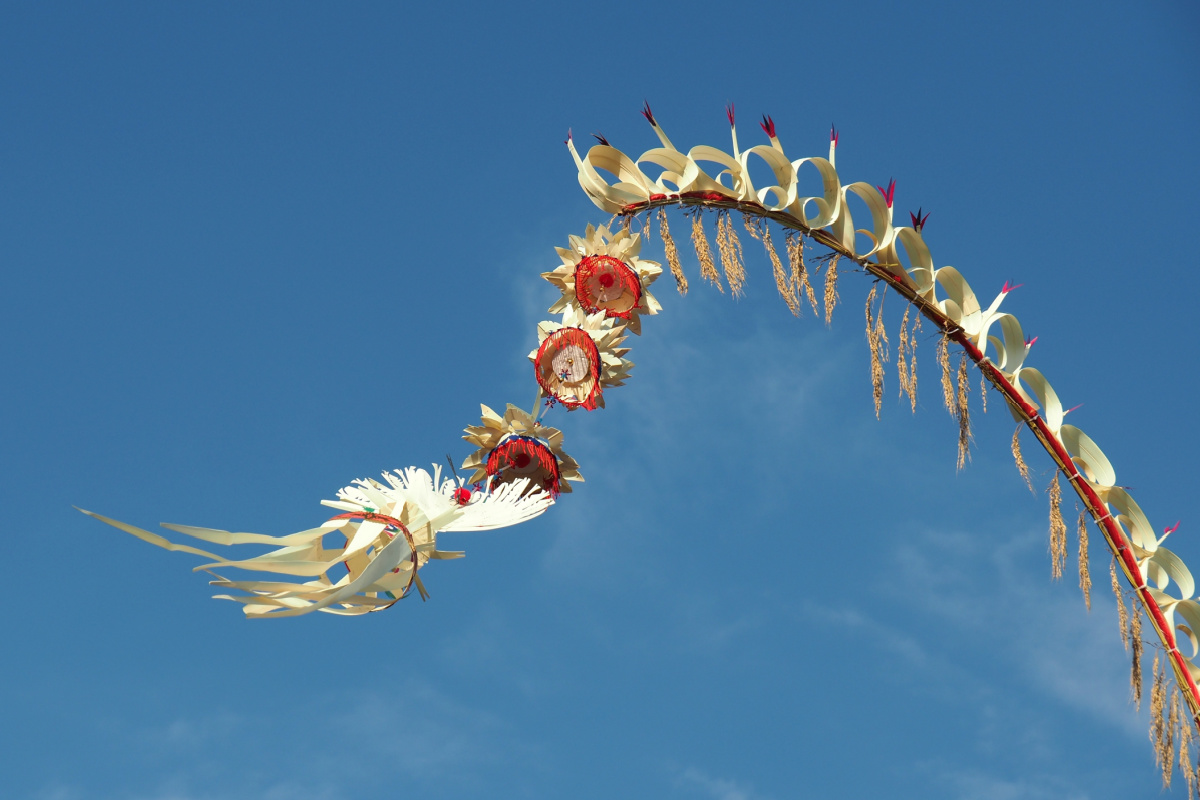 Penjor flies in Galungan Kuningan Festival in Bali.jpg