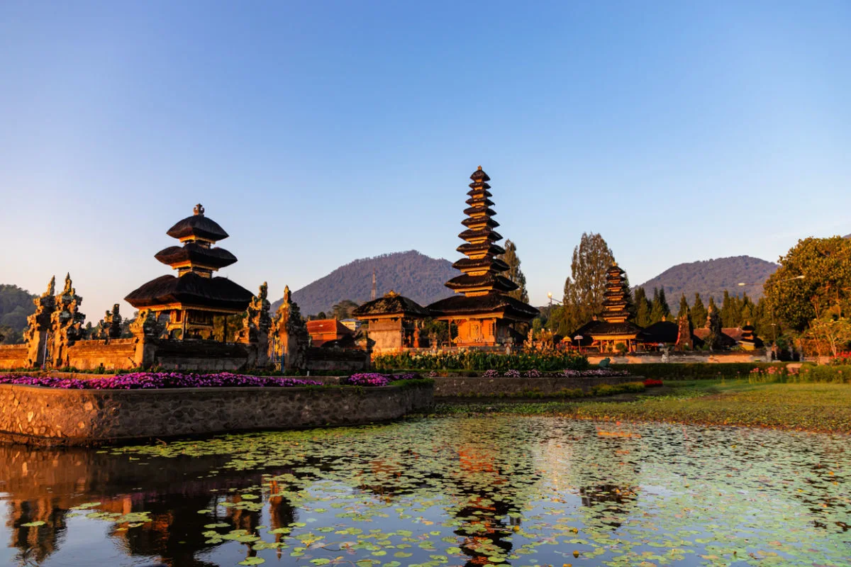Pura Ulun Danu Beratan at Sunset in Bali.jpg