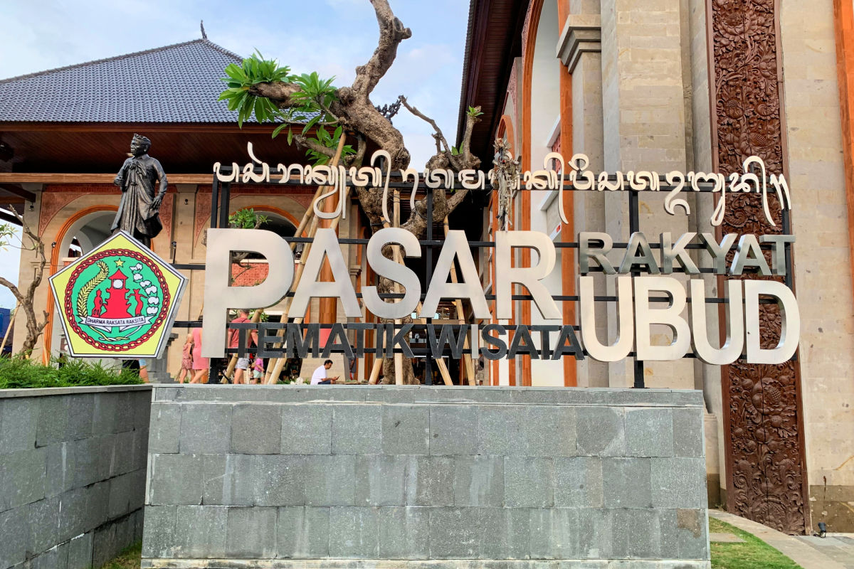 Ubud Art Market Sign in Bali.jpg