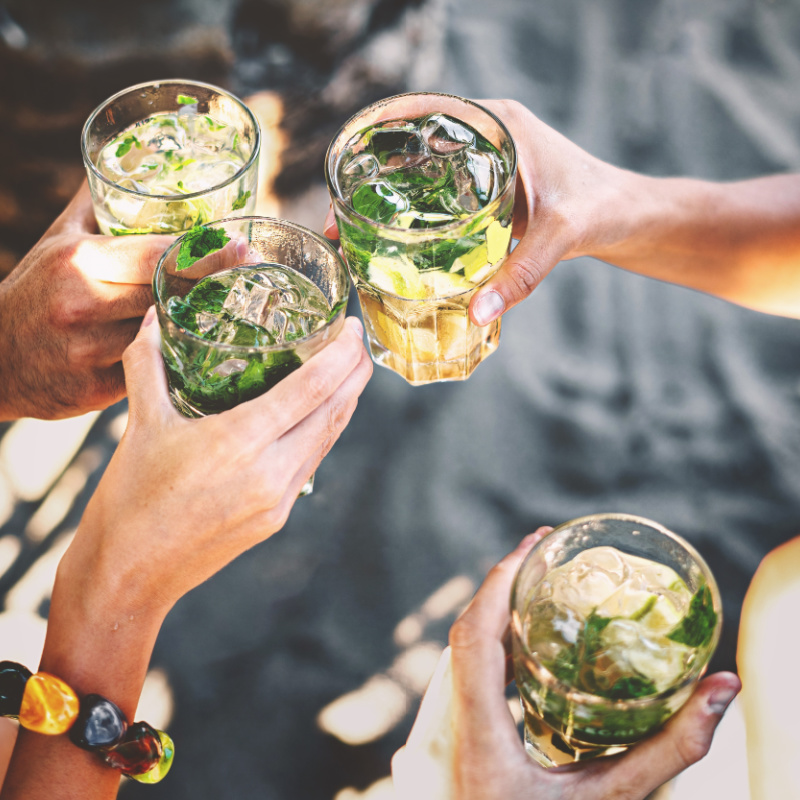 Friends-Cheers-Cocktail-Drinks-