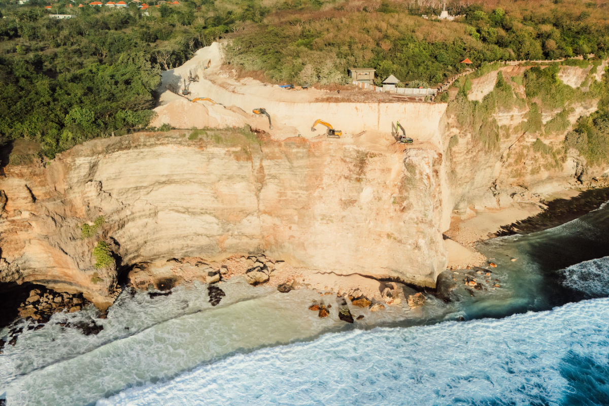 Cliff at Uluwatu Bali Under Construction.jpg