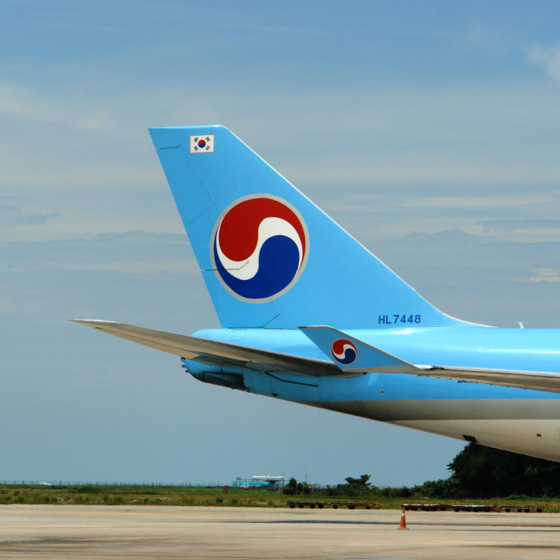 Korean Air Plane on Runway.jpg