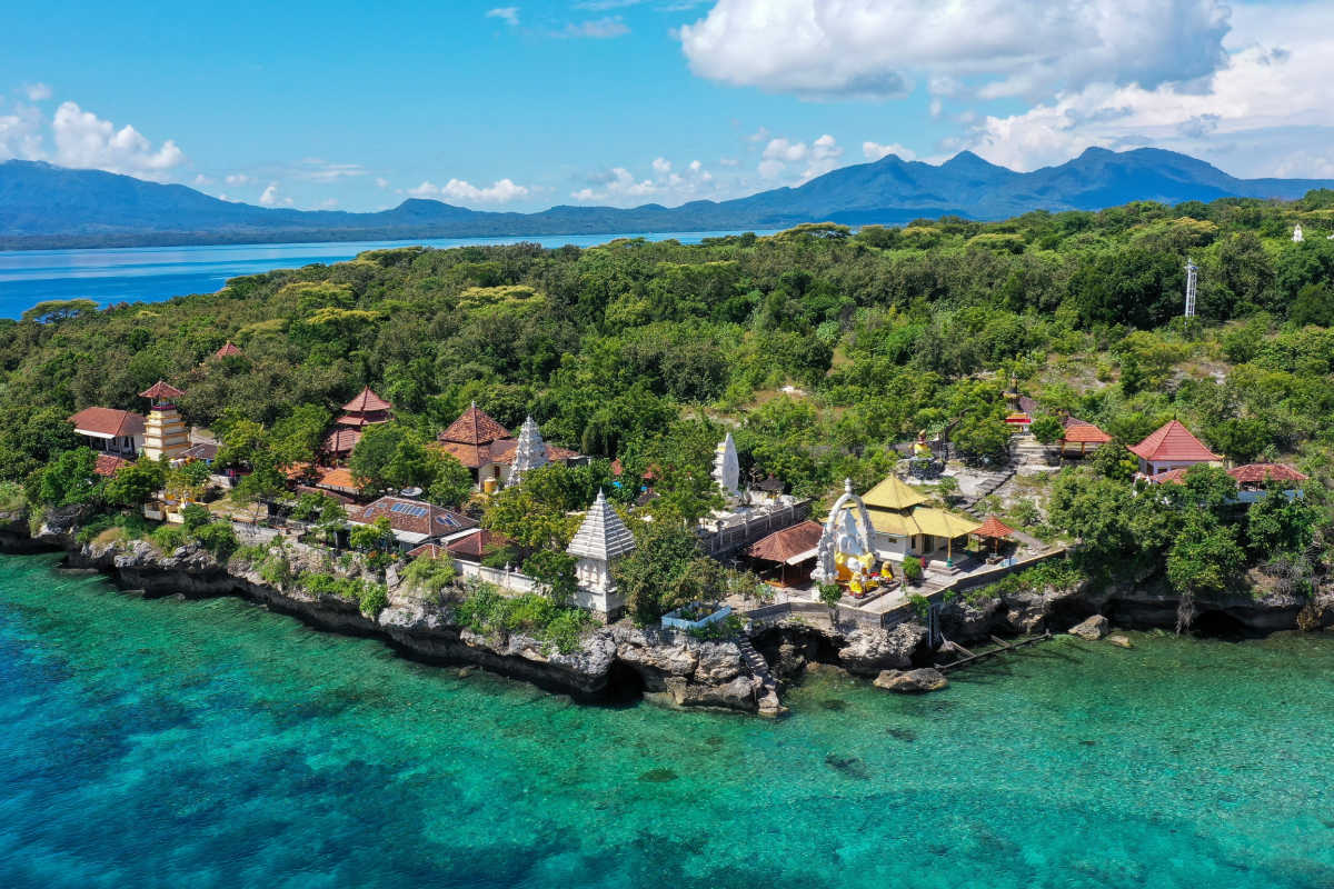 Menjangan Island in West Bali National Park.jpg