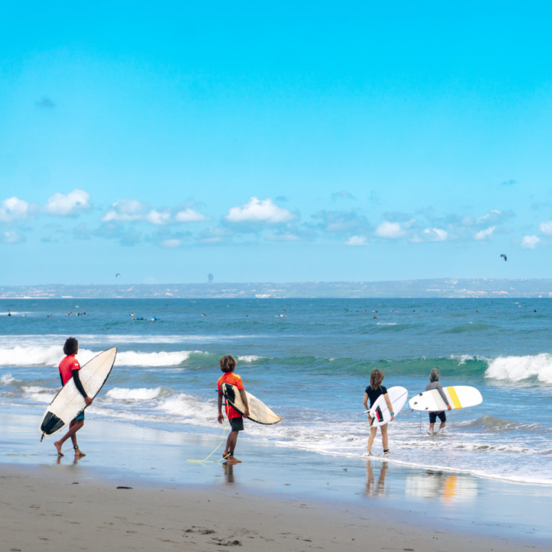 Surf-lesson-heads-out-to-sea-in-Bali