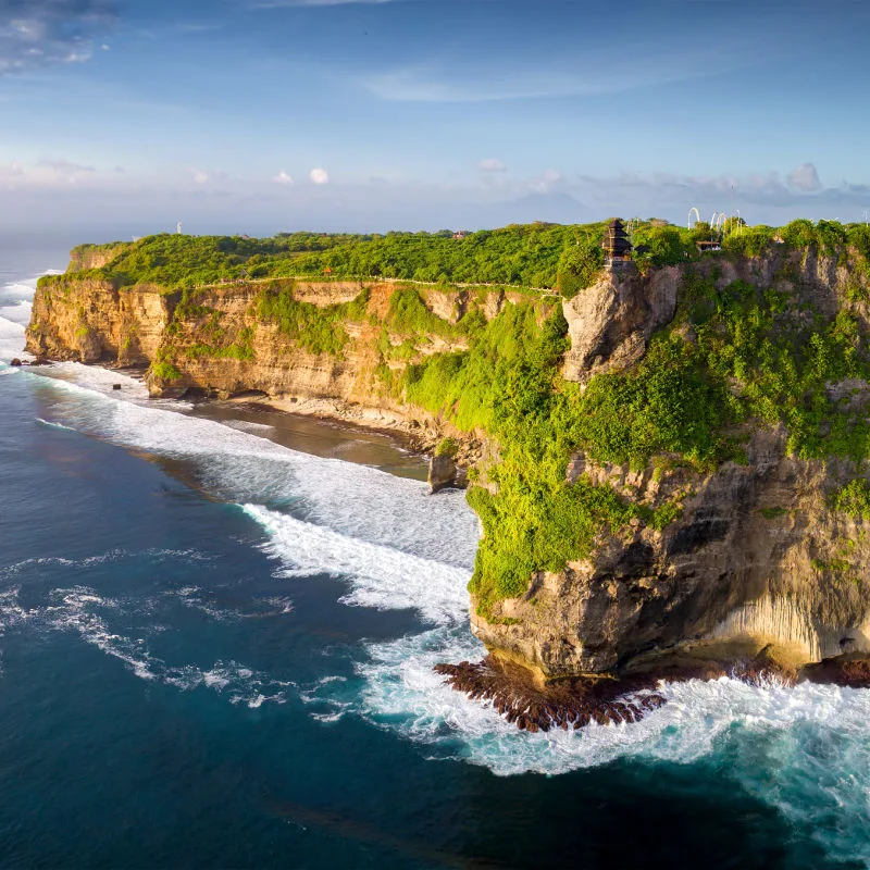Uluwatu-Temple-and-Cliff-in-Bali