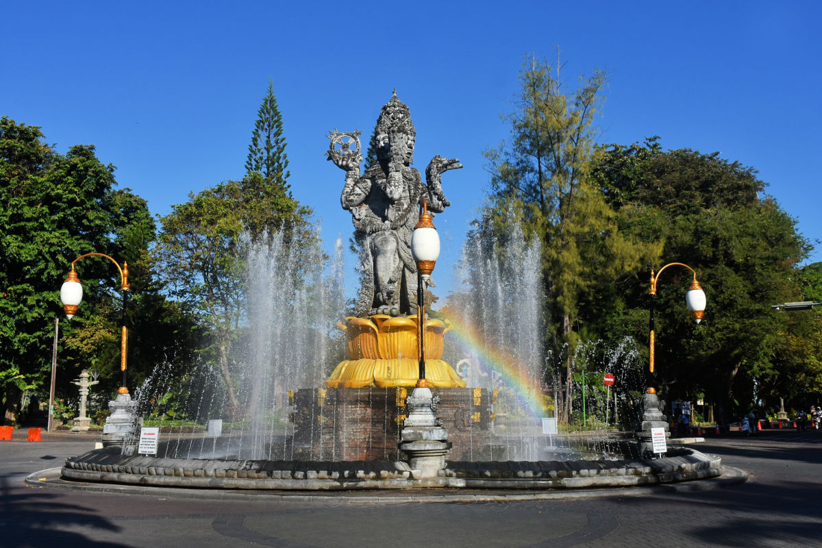 Statue and Water Fountain in Denpasat City Bali.jpg