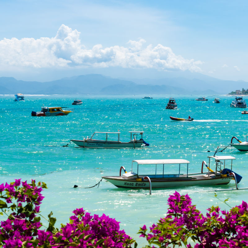 Boats-Off-nusa-Lembongan