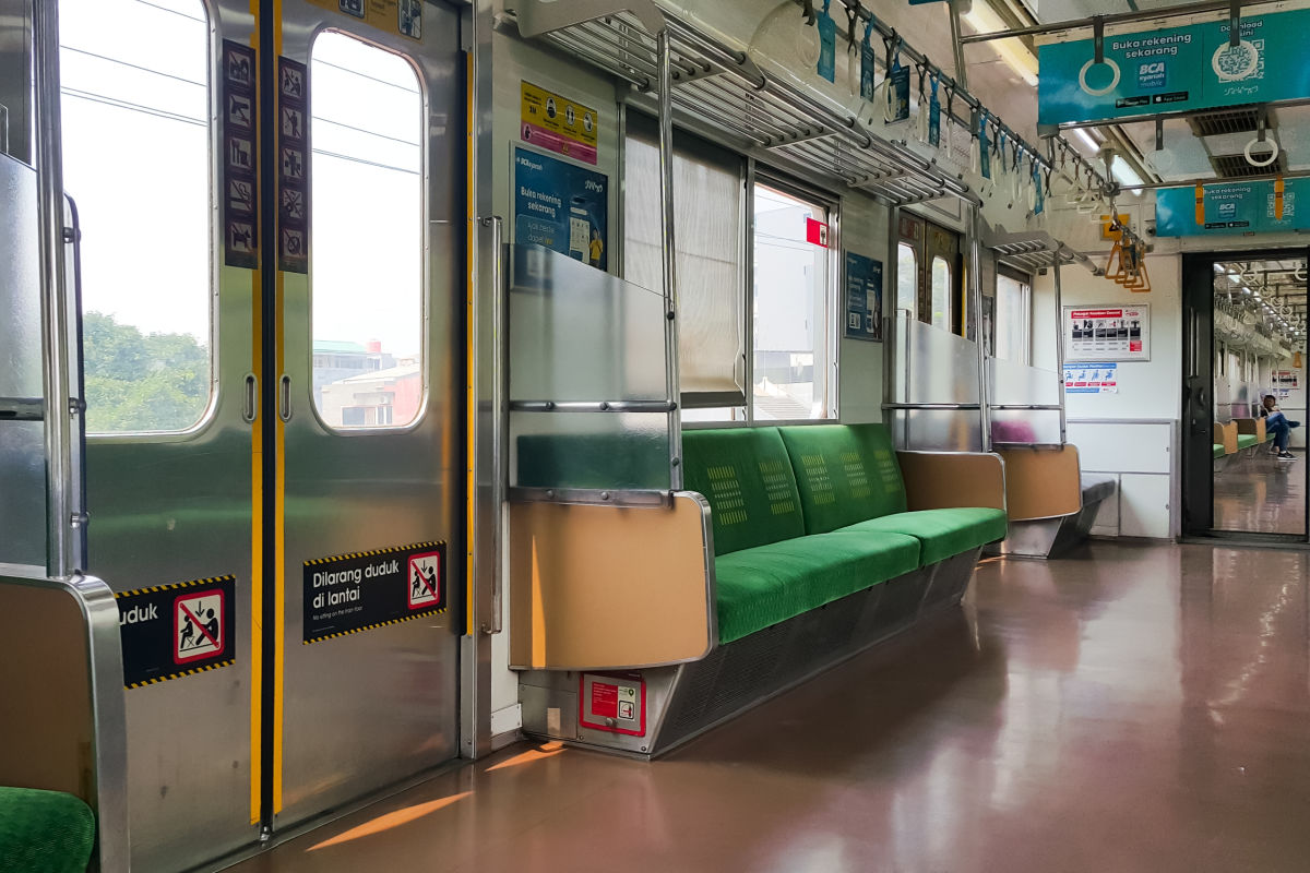 Inside Metro Train.jpg