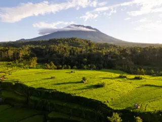 Wildfires Ravage Slopes Of Mount Agung As Tourists Hiking Ban Remains In Place