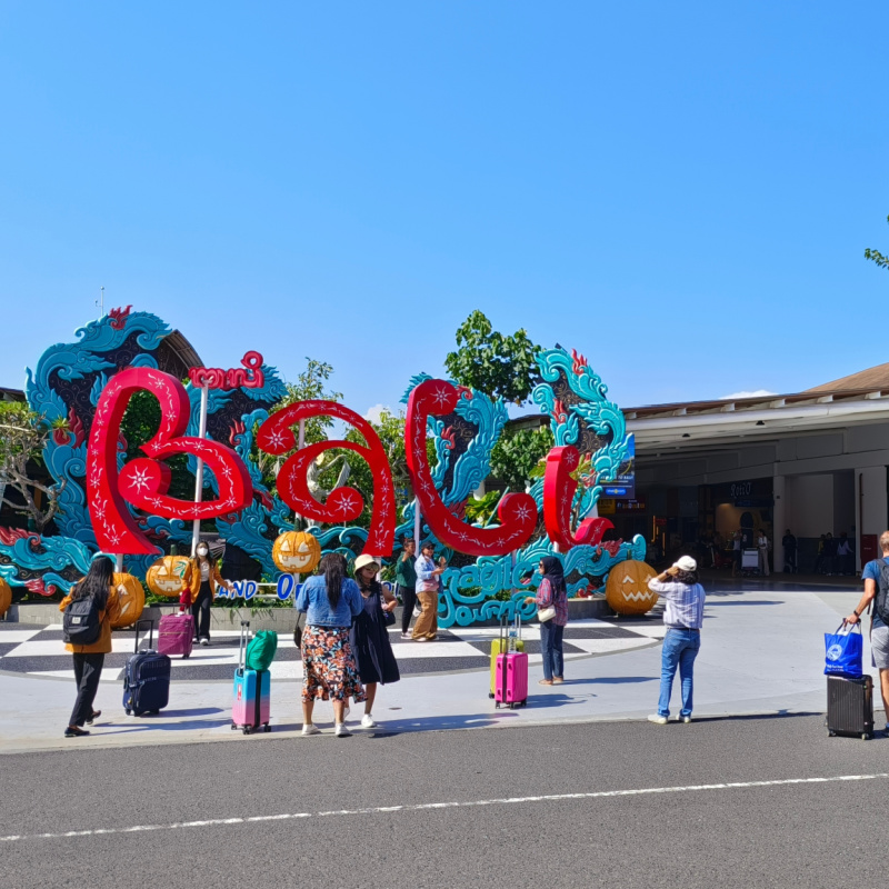 Entrance-To-Bali-Airport-Domestic-Terminal