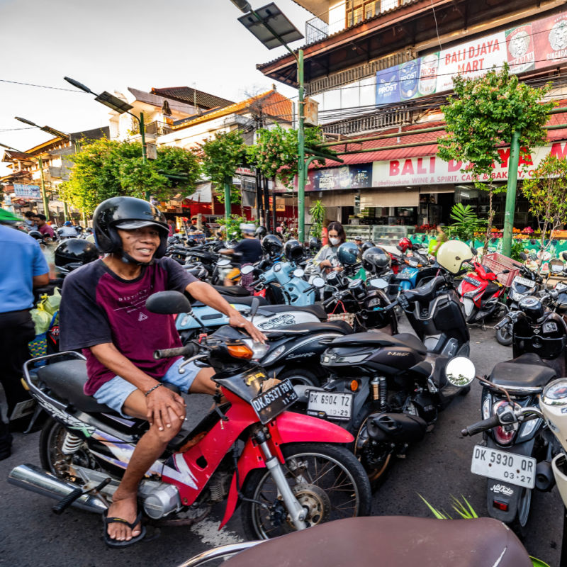 Moped-Car-Park-in-Bali-Traffic-Congestion.jpg