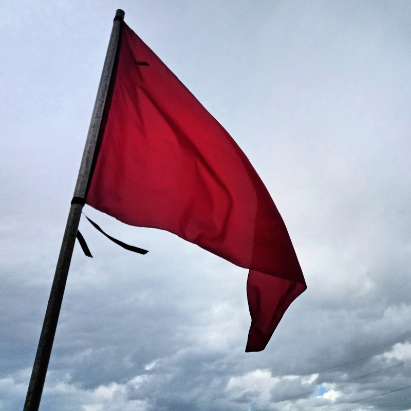 Red-Beach-Flag-