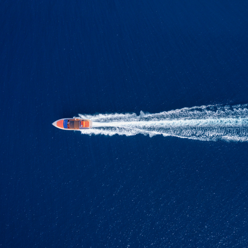 Fast-Boat-on-Ocean