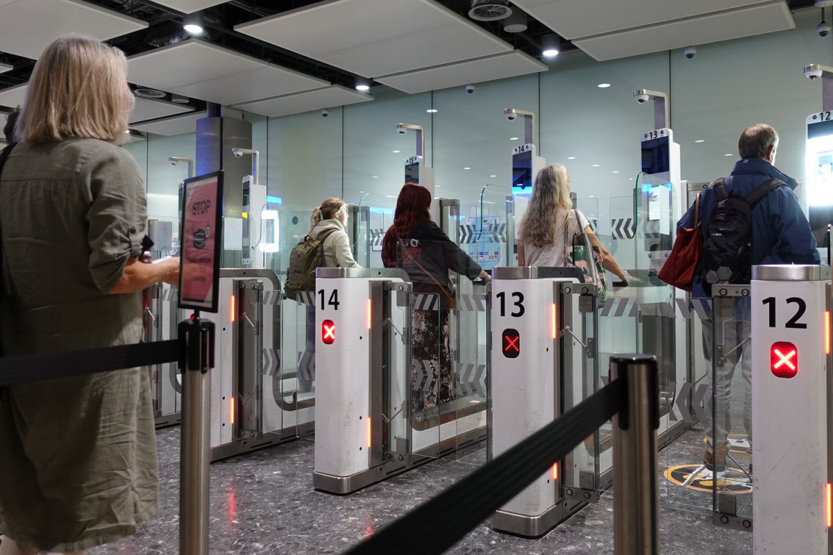 Tourists Use Autogates at Immigration.jpg