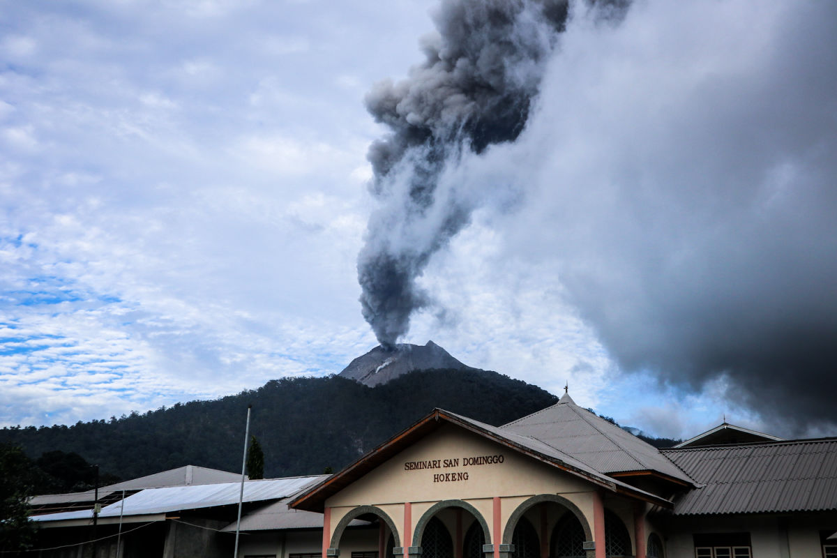 Mount Lewotobi Laki-Laki in East Flores Volcano.jpg