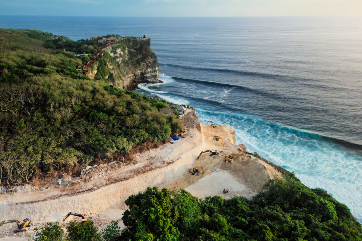 Uluwatu Cliff Sea Wall Project Bali.jpg