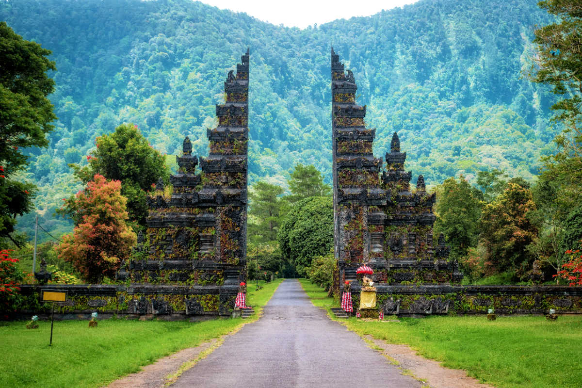 Handara Gate Bali.jpg