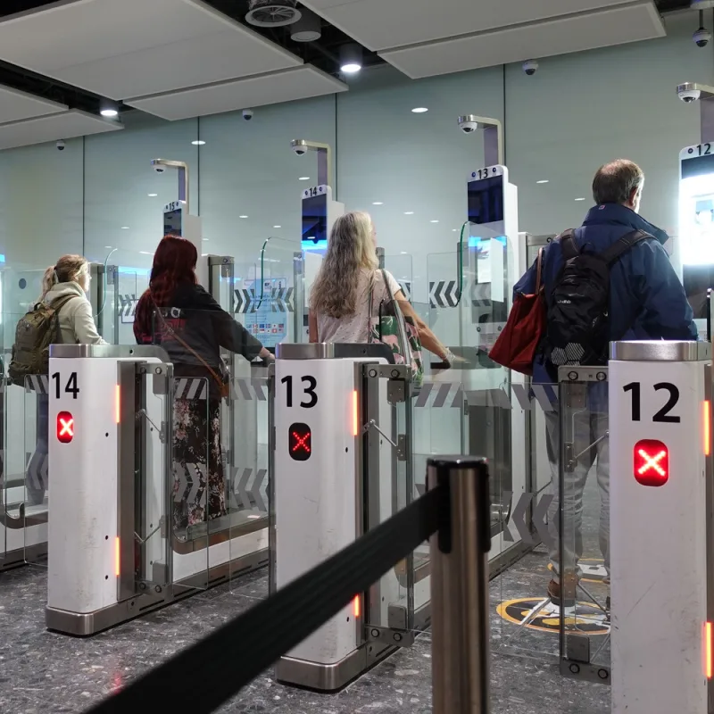 Tourists-Use-Autogates-at-Immigration