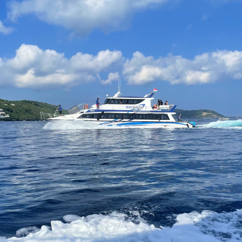 Fast Boat in Bali On Ocean
